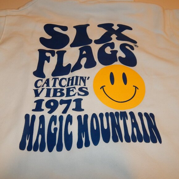 Six Flags Magic Mountain Catchin' Vibes 1971 White Hoodie Sweatshirt Size L - Picture 1 of 10